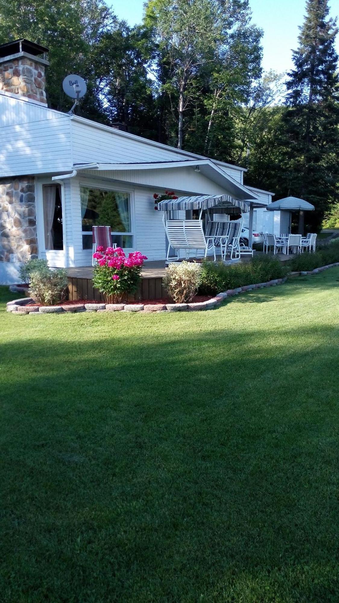 Beau-Sejour Villa Saint-Donat-de-Montcalm Exterior photo